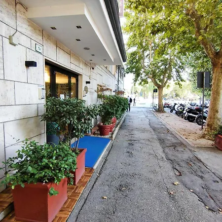 米纳瓦酒店 拉文纳